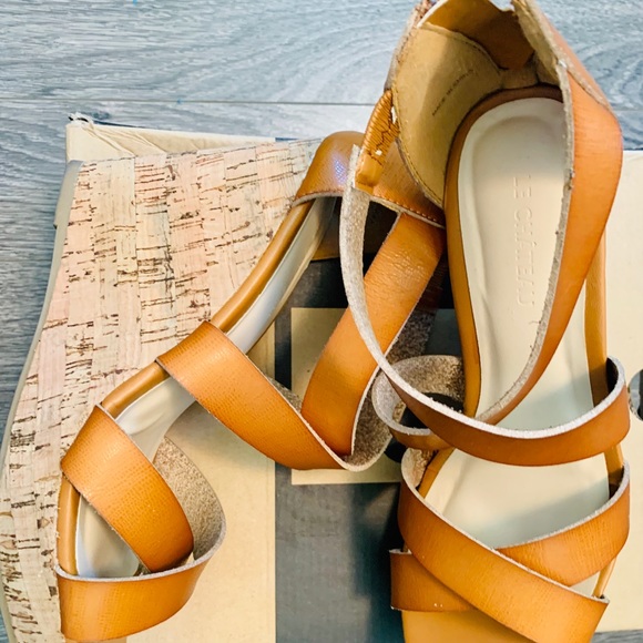 Stylist Wedge Sandals Tan colour Size 8. - Picture 2 of 5